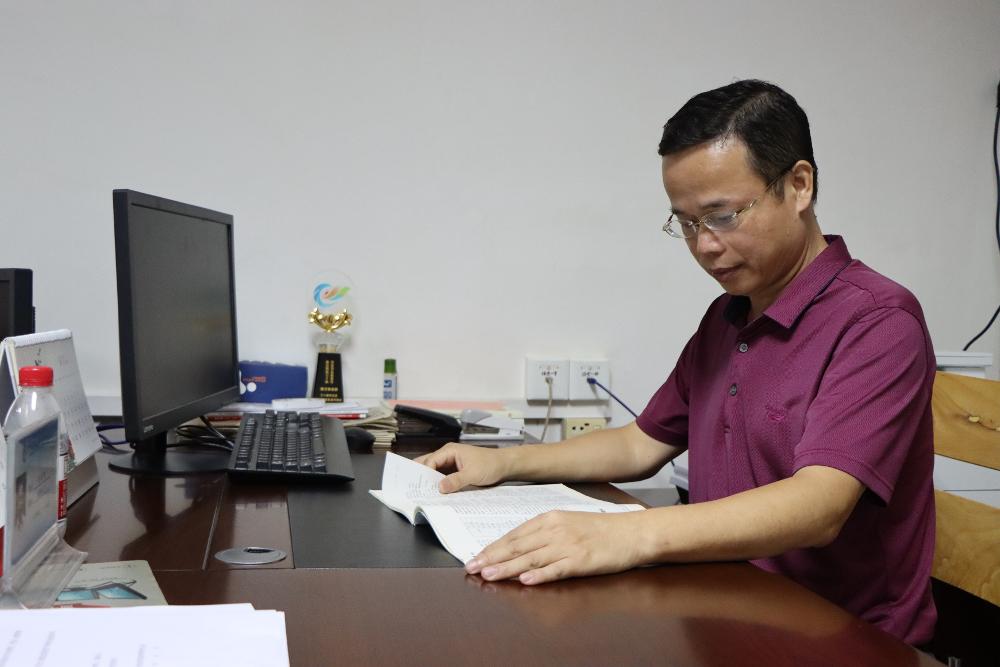 东莞市汽车技术学校朱燕平照片3.jpg